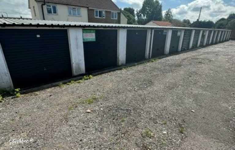 Garage to rent in Ilford (IG2) | Stashbee