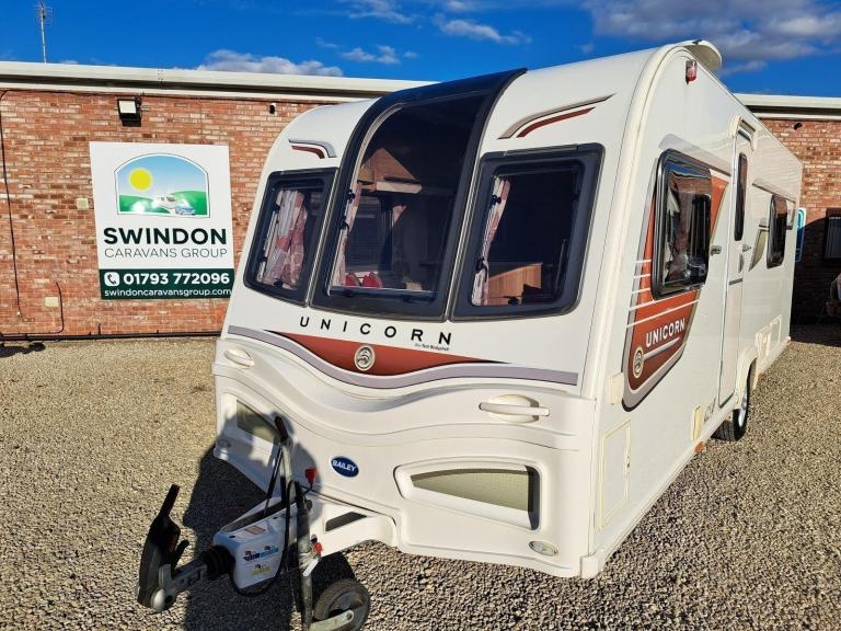 2013 Bailey Unicorn Cadiz