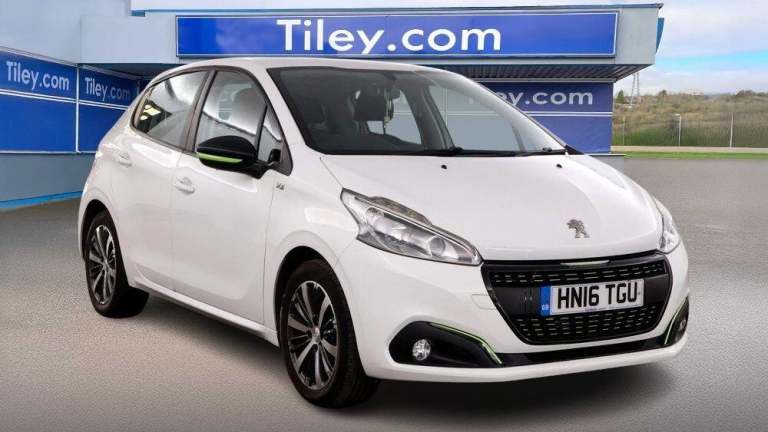 2016 Peugeot 208 1.2 PureTech XS Lime Euro 6 5dr HATCHBACK Petrol Manual