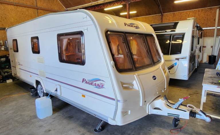 BAILEY 6 BERTH FIXED BUNKS AND AWNING