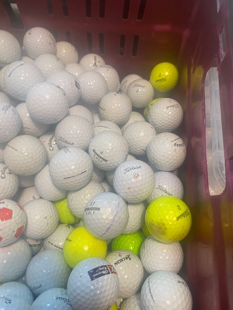 Golf balls 