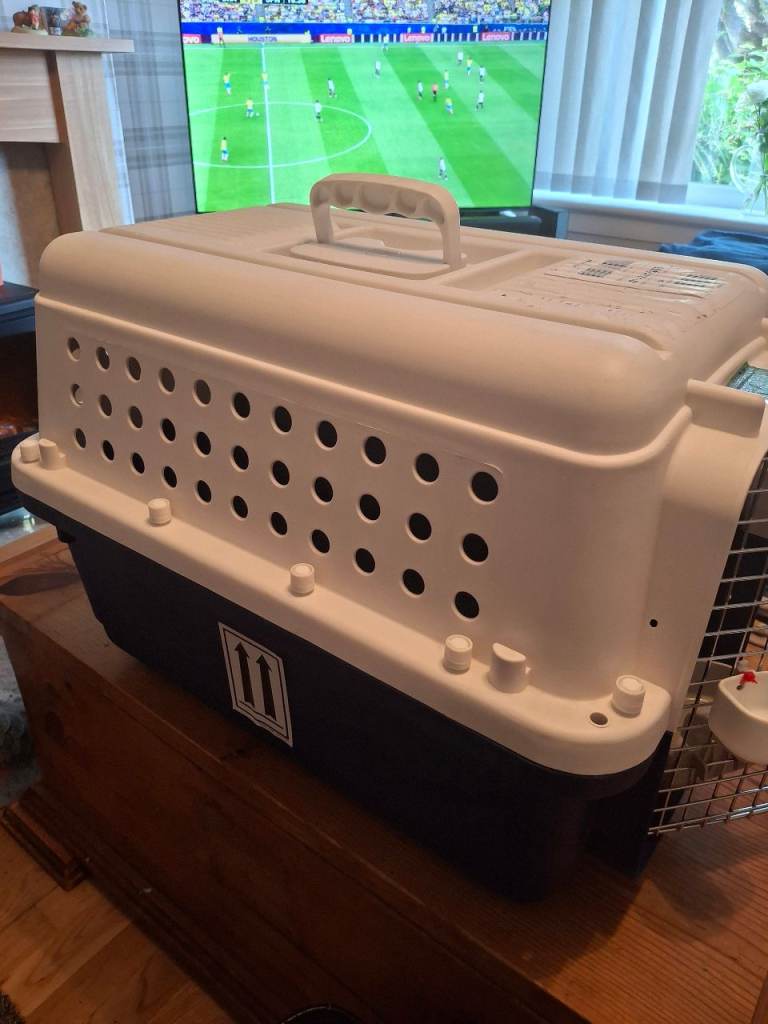 Cat/tiny dog crate