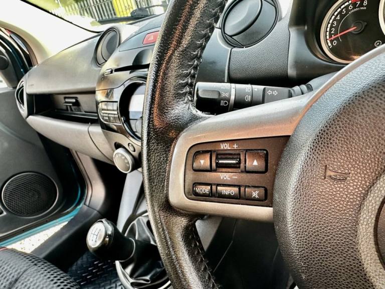 2011 Mazda Mazda2 1.5 Sport Hatchback 3dr Petrol Manual Euro 5 (102 ps) Hatchback Petrol Manual