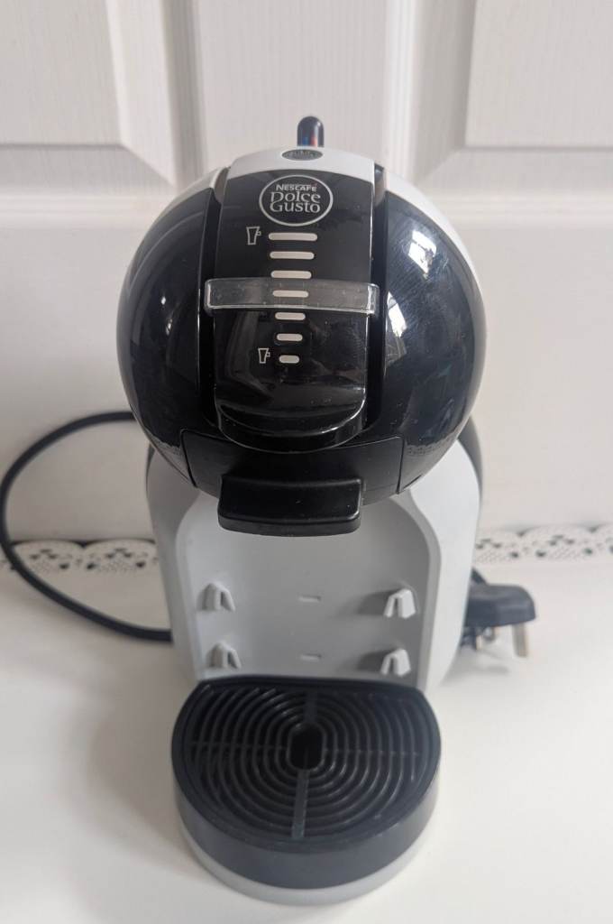 Nescafé Dolce Gusto Mini Me Pod Coffee Machine - pods included