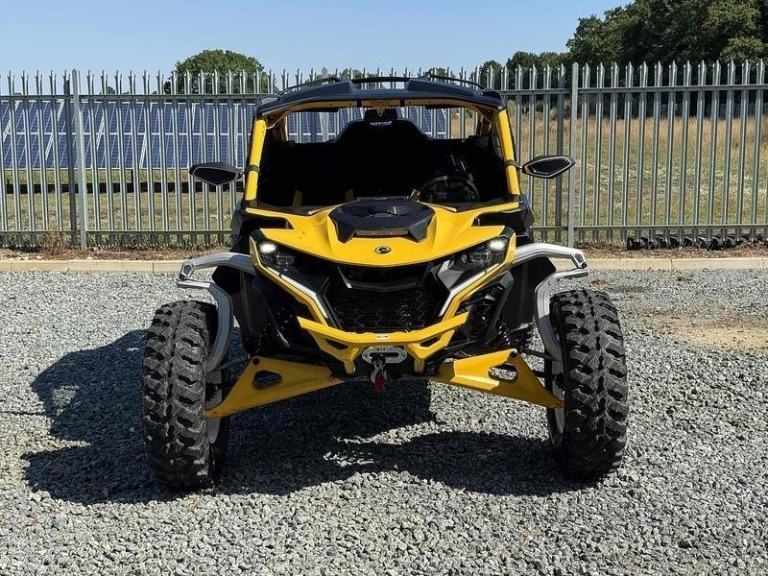 Can-Am Maverick R SAS