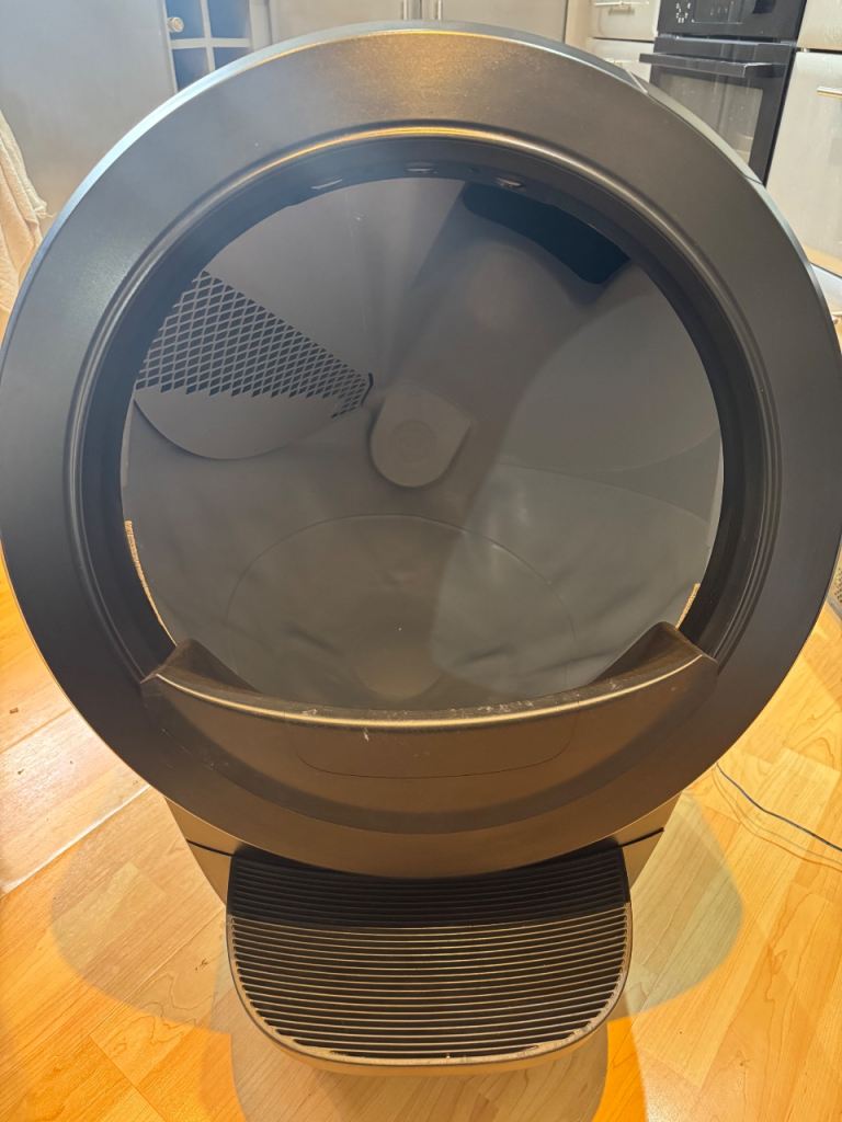 Automatic Self-Cleaning Litter Box for Cats