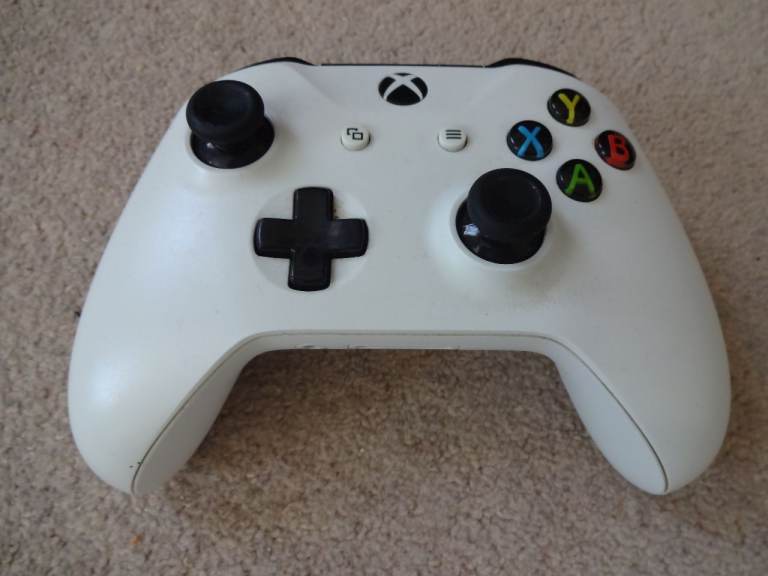 Microsoft Xbox One Controller – White - Model 1708
