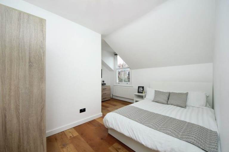 💜 ROOM AVAILABLE FOR RENT 🧡