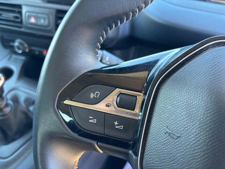 PEUGEOT RIFTER WHEELCHAIR ACCESSIBLE VEHICLE WAV WITH HOIST PASSENGER UP FRONT