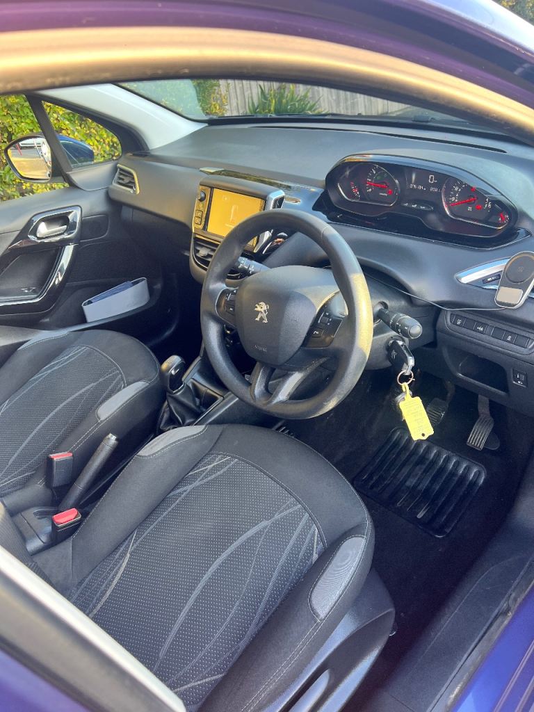 Peugeot, 208, Hatchback, 2015, Manual, 1199 (cc), 5 doors