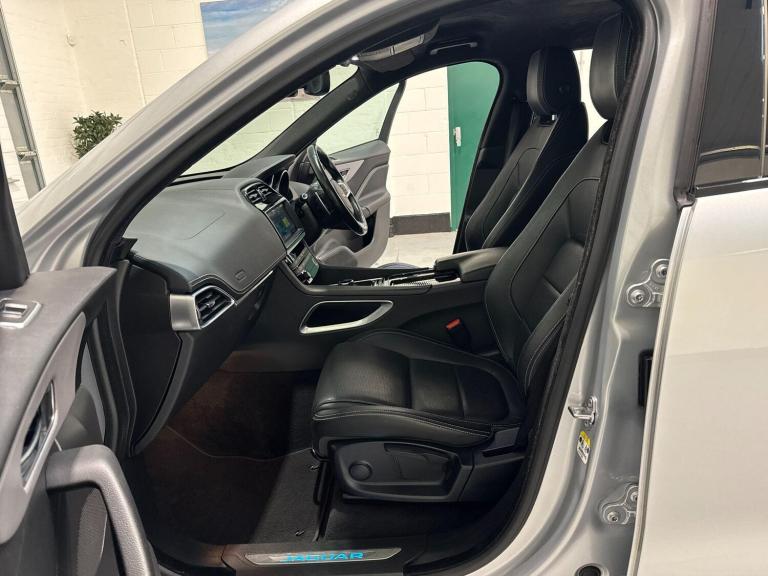2019 Jaguar F-Pace 2.0 D180 R-Sport SUV 5dr Diesel Auto AWD Euro 6 (s/s) (180 ps) ESTATE Diesel A...