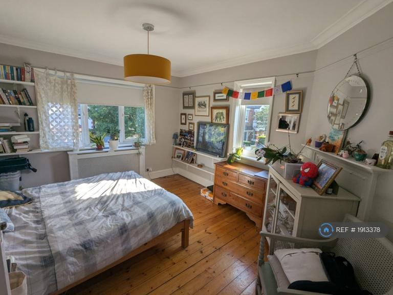 1 bedroom in Grasmere Avenue, London, W3 (#1913378)