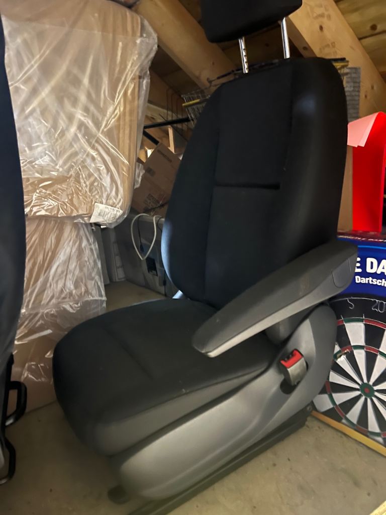 Sprinter 907 drivers seat
