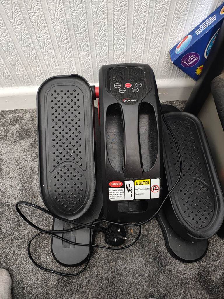 Sit down electric step machine 