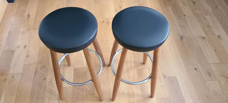 Two Carl Hansen CH58 Counter Bar Stools. Leather & Oiled Walnut. Fabulous condition.