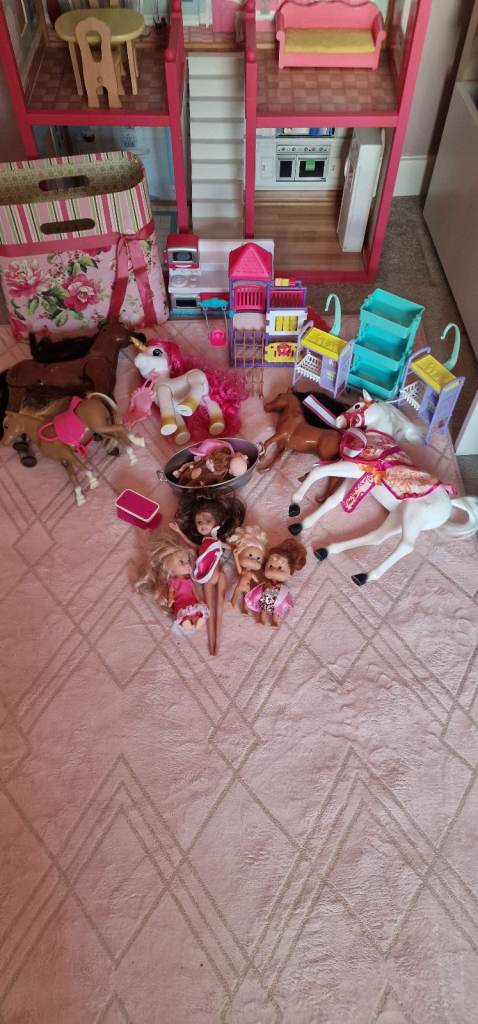 Doll house, dolls, horses and accessories 