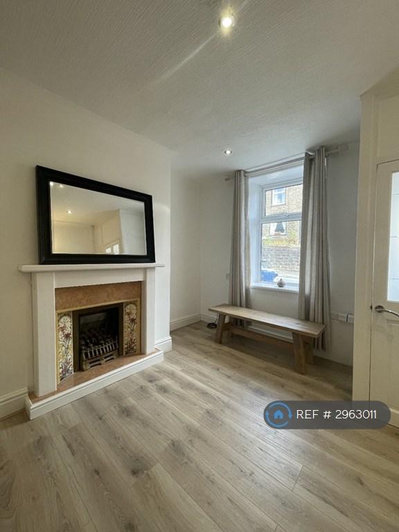2 bedroom house in Bury Road, Bury, BL0 (2 bed) (#2963011)