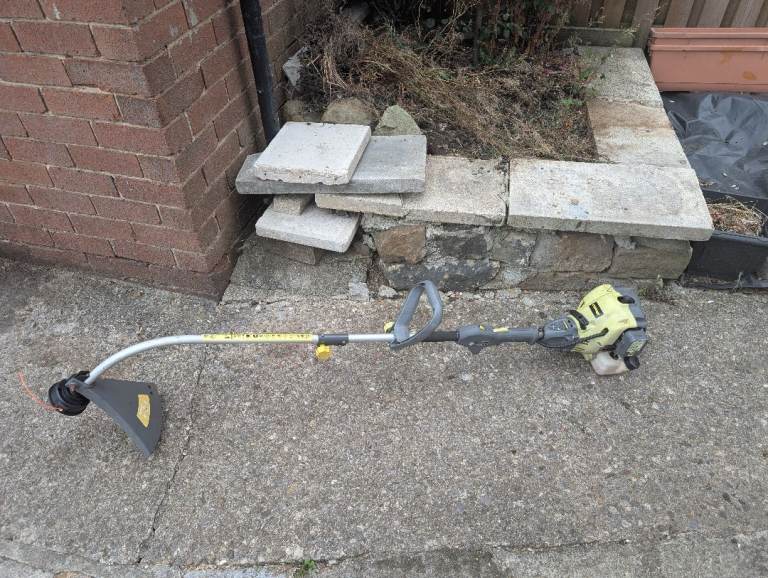Petrol Strimmer / Grass Trimmer – Good Condition