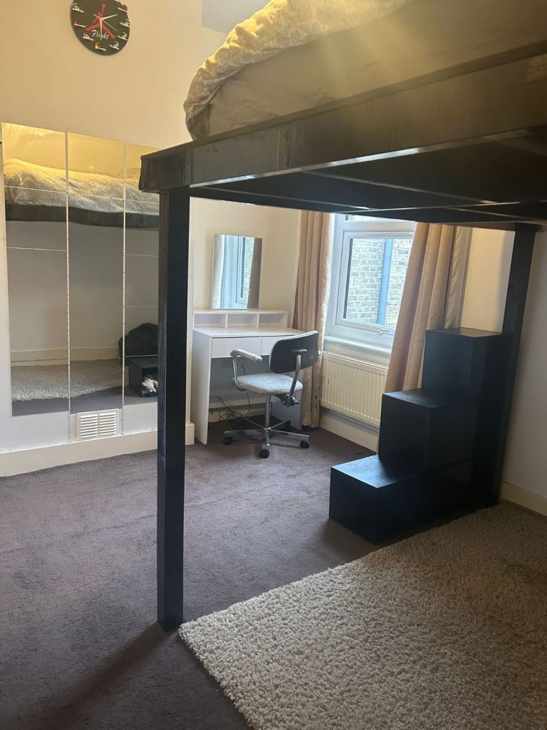 Double room including bills for single occupancy Postcode E10 7PB