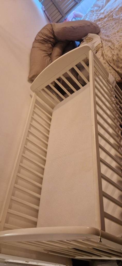 Mamas and Papas Baby white cot