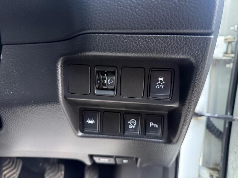 2015 Nissan Qashqai 1.2 DiG-T N-Tec+ 5dr HATCHBACK Petrol Manual