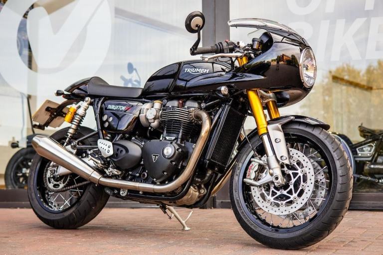 Triumph Thruxton 1200 RS SHOWCASE ! RACER PACK ! LOW MILES ! STUNNING