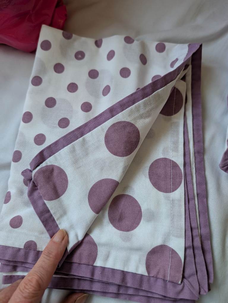 Polka Dot purple & white bed set . Clean good Condition