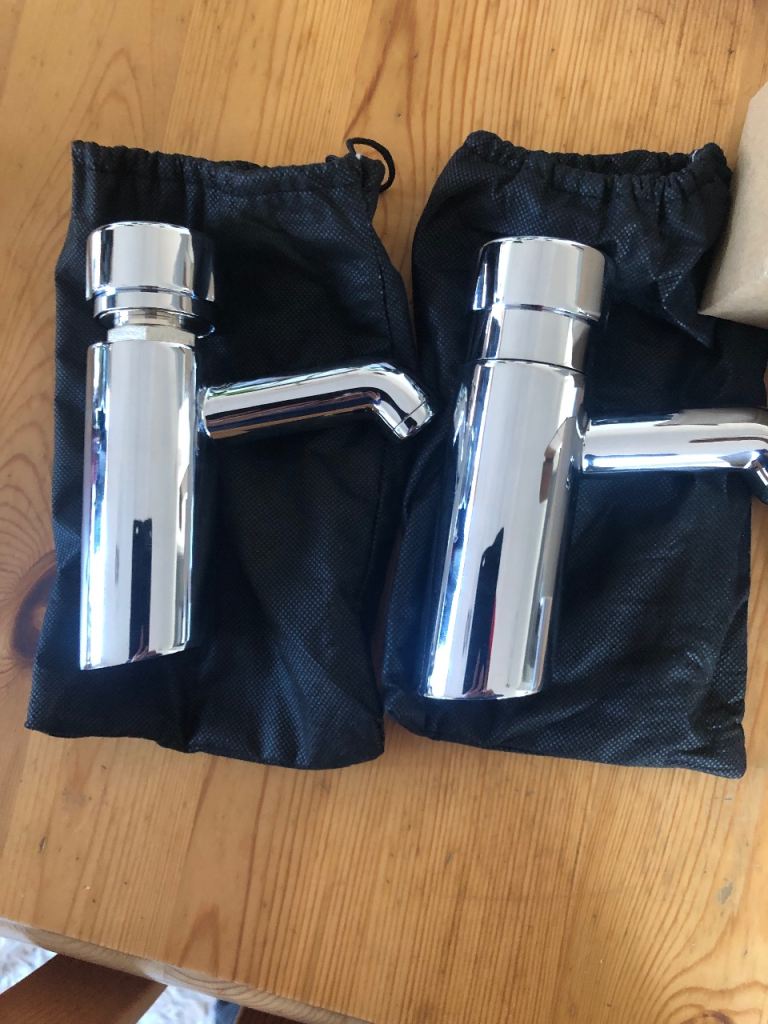 Pair of taps 
