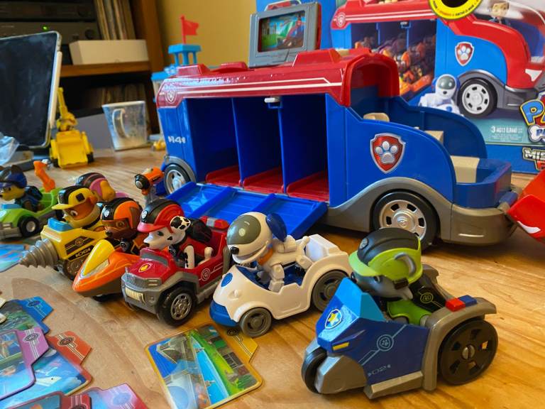 Paw Patrol Mission Cruiser with 5 extra characters and vehicles