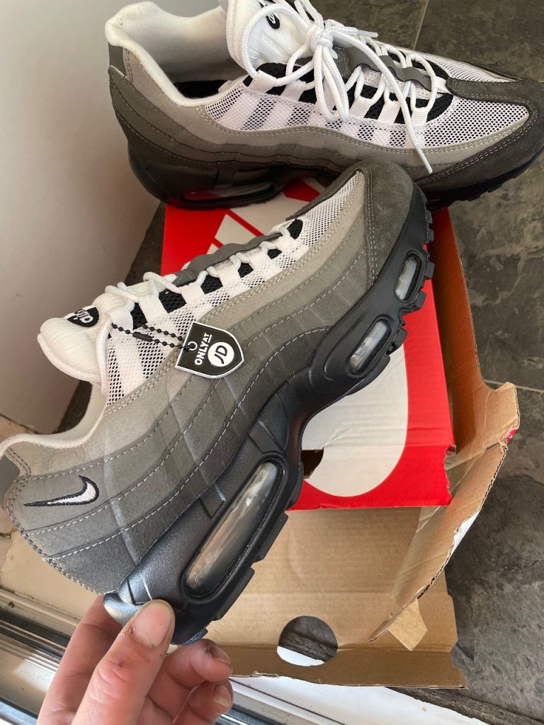 Brand new never worn Nike air max 95