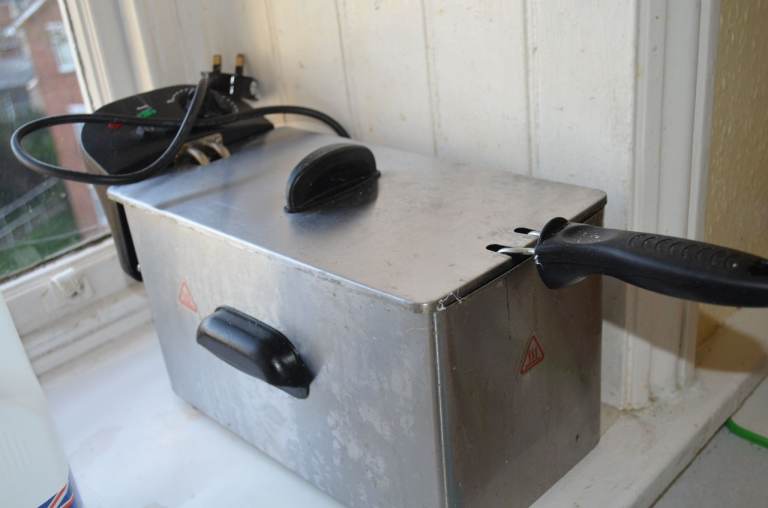 LARGE STAINLESS STEEL CHIP FRYER 