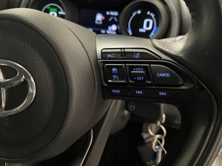 2022 Toyota Yaris 1.5 VVT-h Design Hatchback 5dr Petrol Hybrid E-CVT Euro 6 (s/s) (116 ps) Hatchb...