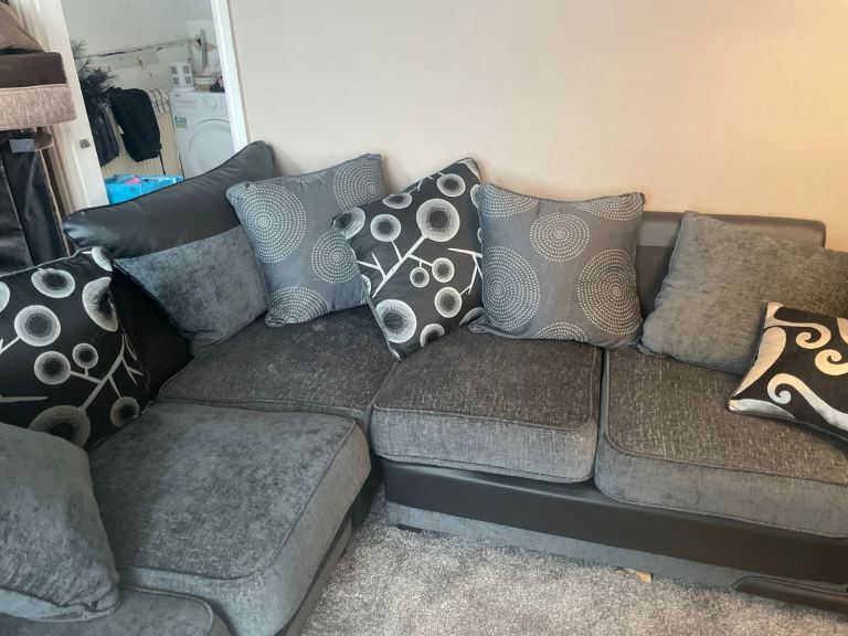 Like new corner sofa and cuddle chair 