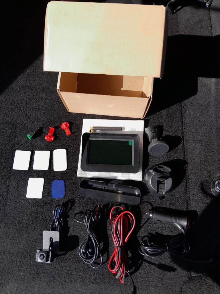 Wireless reversing camera kit 