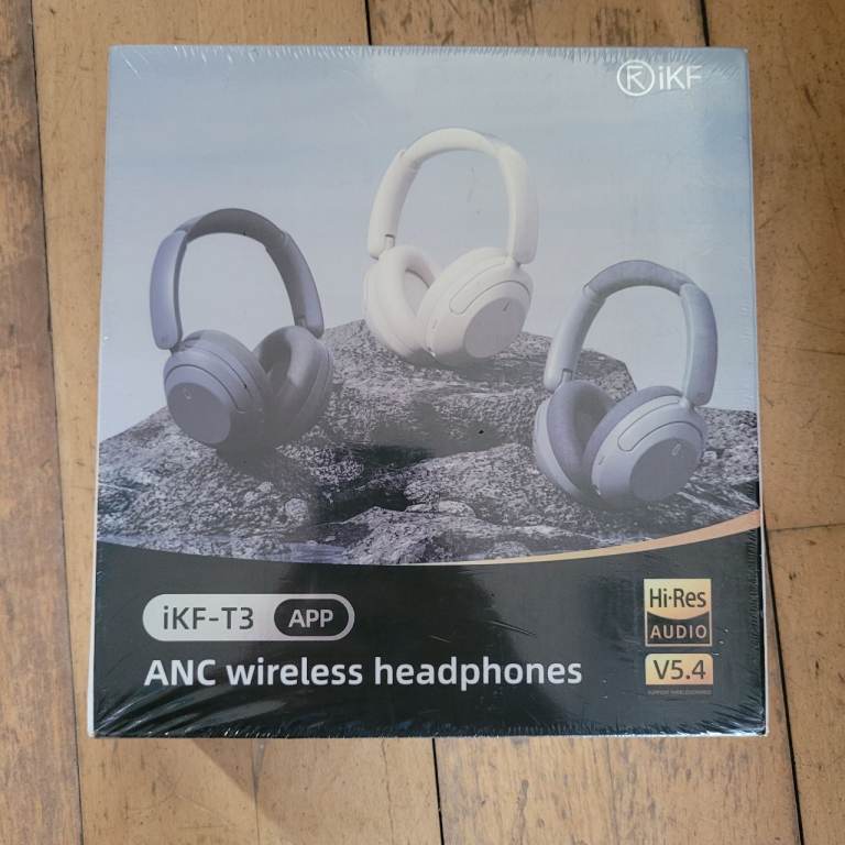 Wireless Noise Cancelling Headphones New Sealed Box
