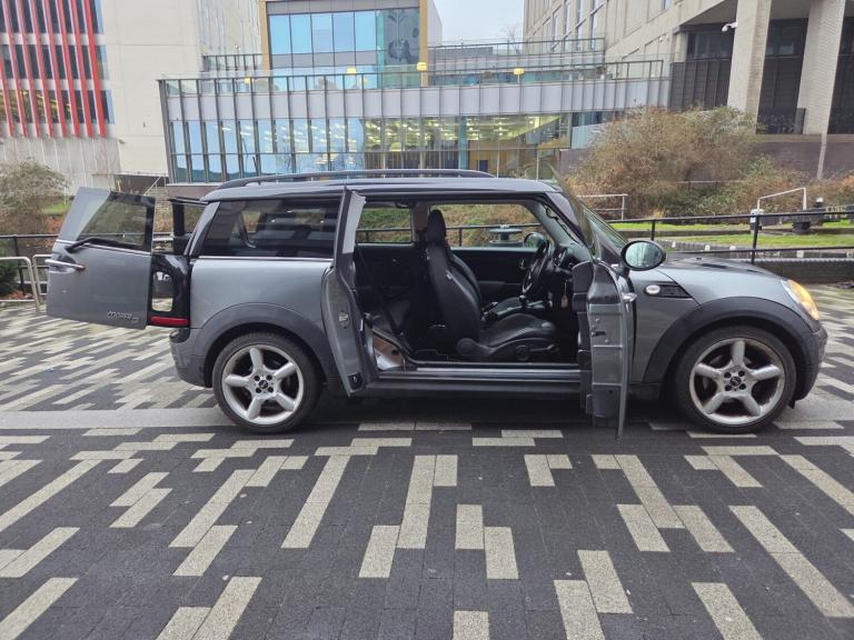 MINI CLUBMAN 1.6 D COOPER DIESEL MANUAL 5DR GRAPHITE ESTATE *12 MONTH'S MOT* 