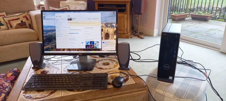 Dell Desktop PC with Monitor, Speakers, Keyboard & Mouse