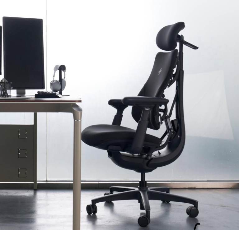 BRAND NEW LIBERNOVO OMNI CHAIR (BLACK)