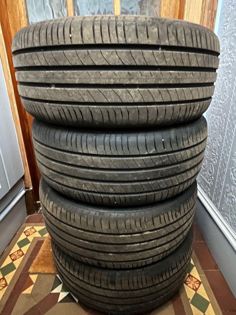 4 x Maxxis Premitra tyres (nearly new) 