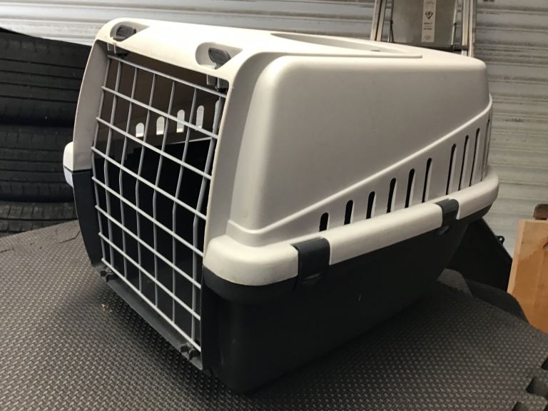 Pet carrier 