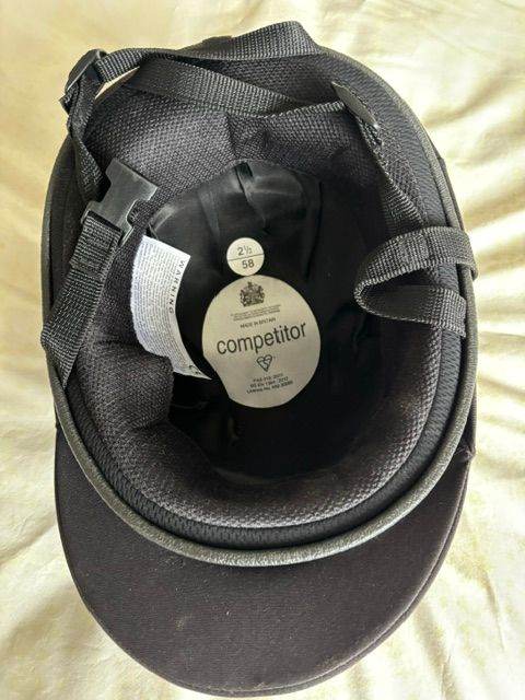 Charles Owen Competitor riding hat Size 58
