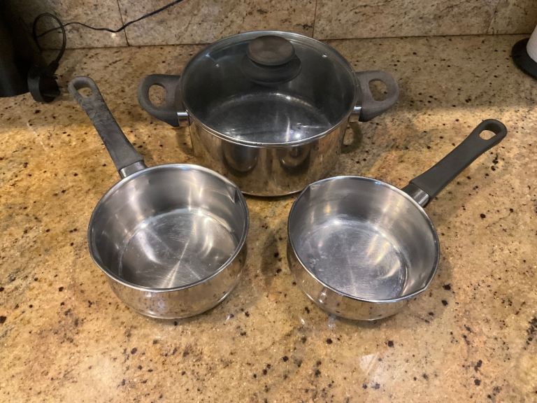 Stainless Steel Pots and Pans Set – Good Condition