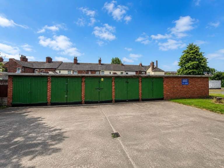 Garage to Rent – Longport, Stoke-on-Trent (ST6)