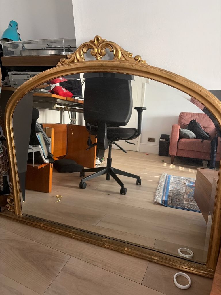 Large Gold Framed Arched Mirror – Ornate Details