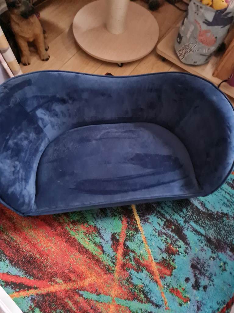 Small dog /cat  chaise lounge bed