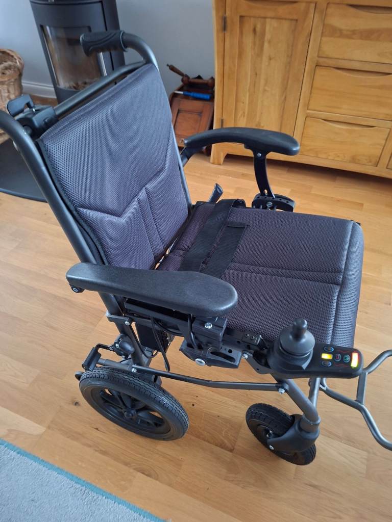 EFoldi Power Chair. Light and Compact.