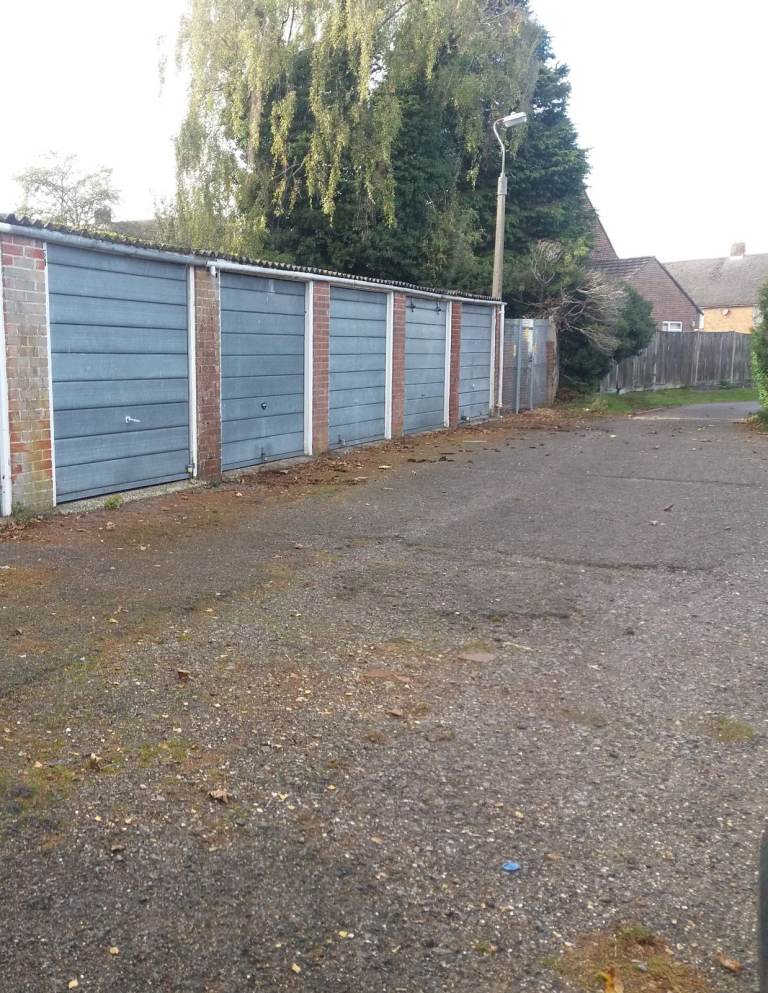 SECURE BRICK BUILT LOCK-UP GARAGE FOR RENT IN BASINGSTOKE RG21, 24/7 ACCESS (available now)