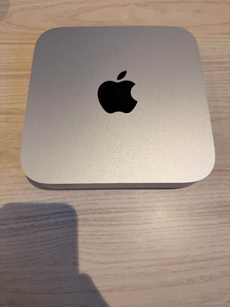 Apple M2 Pro Mac Mini (512GB SSD, 16GB, Gigabit Ethernet) Silver
