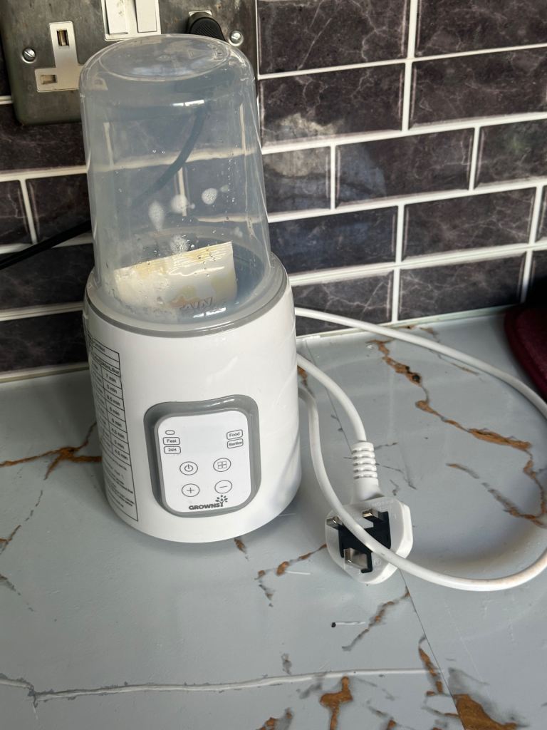Baby Bottle sterlizer and warmer , good working condition