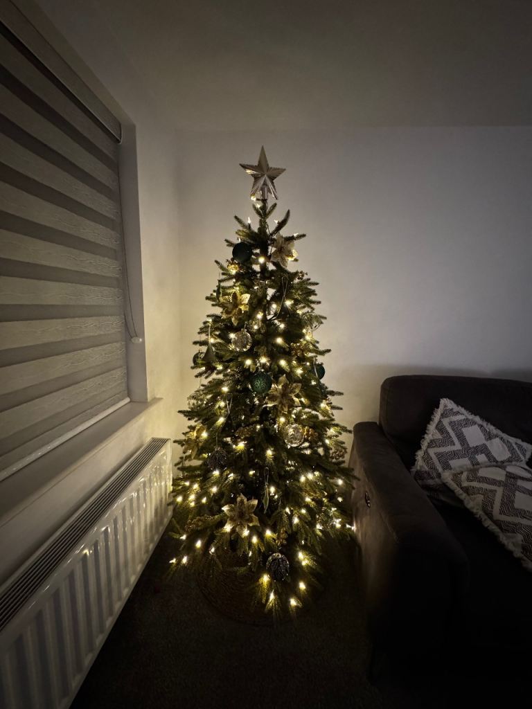 Balsam Hill Silverado Slim 6ft Pre Lit Christmas Tree